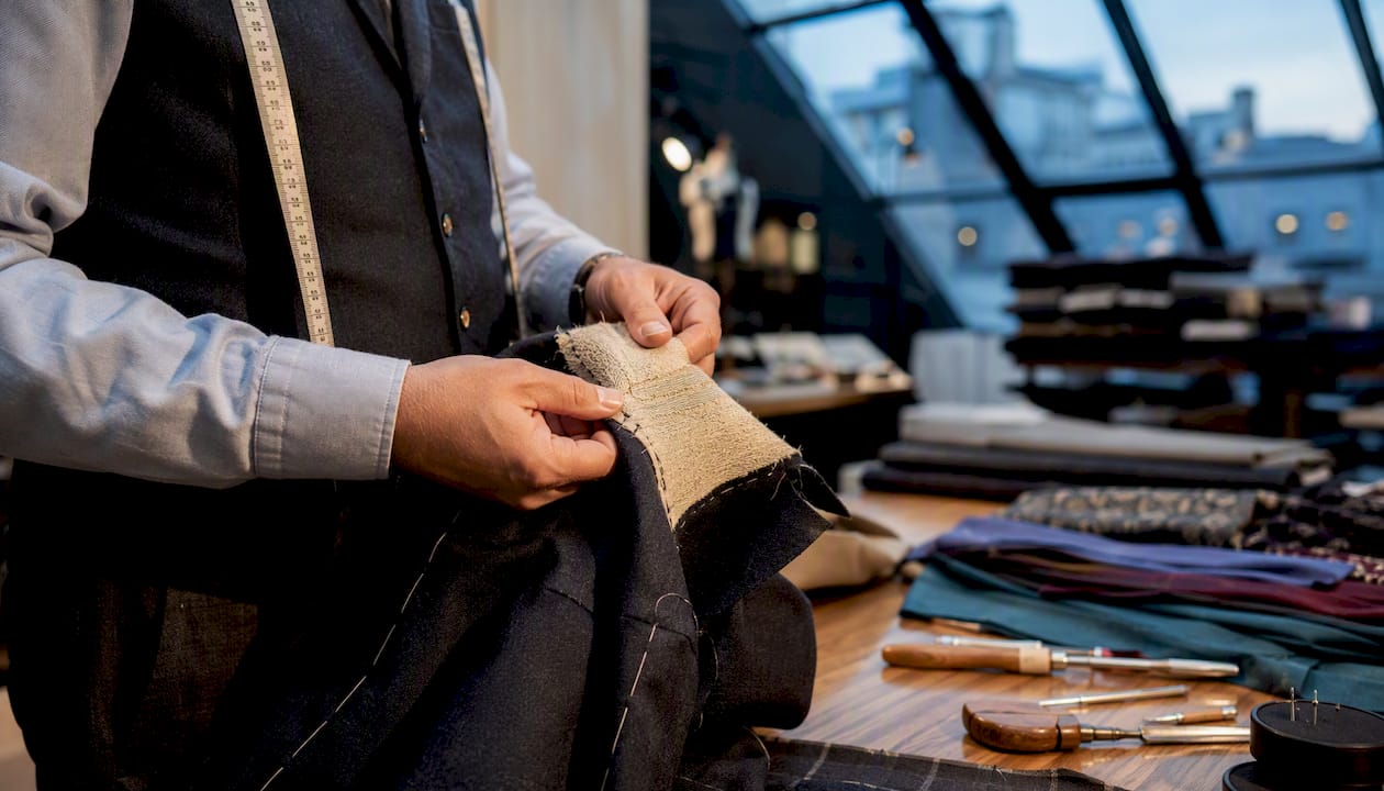 Fused vs Canvassed Suits: A Buyer's Guide for Men